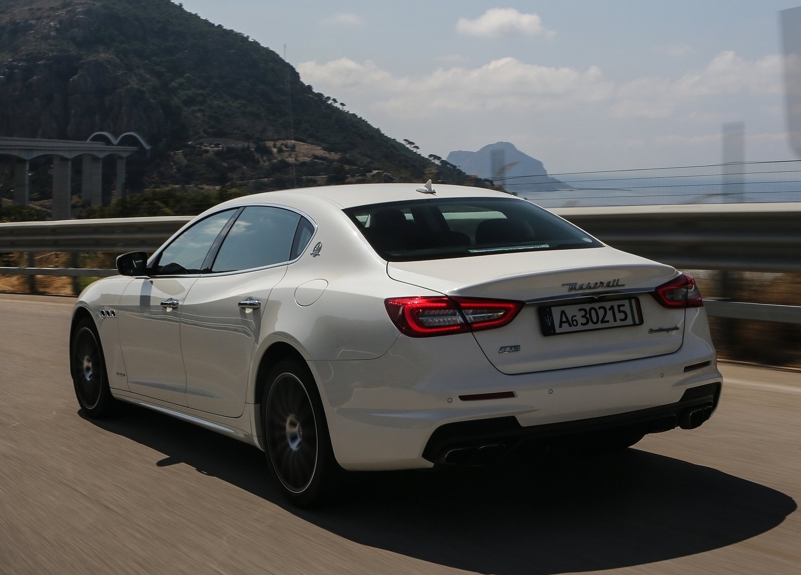https://wcar.sets.lv/cars/Maserati/Quattroporte sedans/d0b968389ce26132d83149232993e02b.jpg